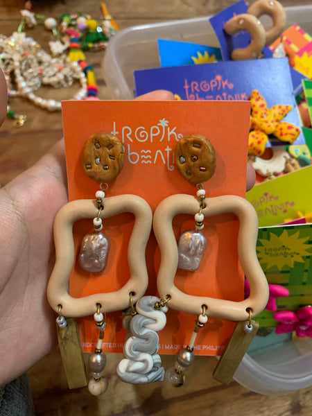 beige pearl earrings