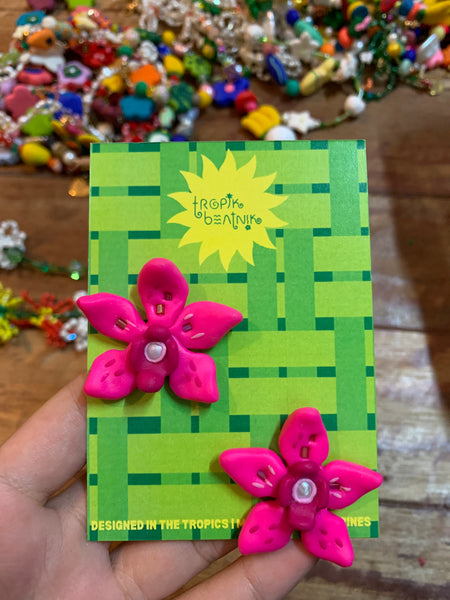 pink waling2x stud earring