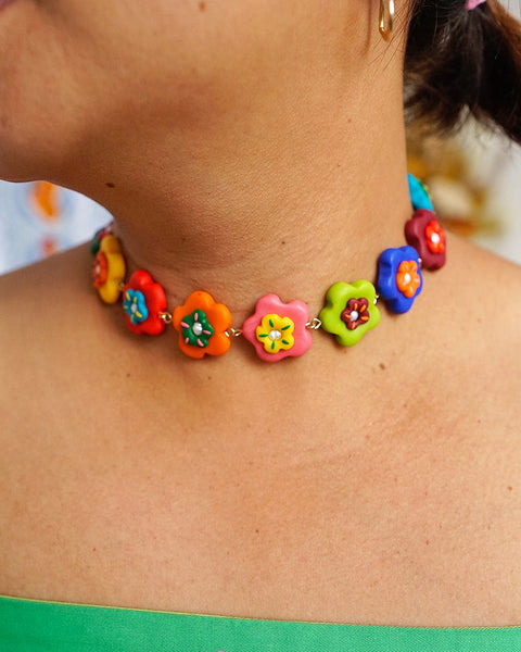 Chunky Bulaklak Choker in Fiesta
