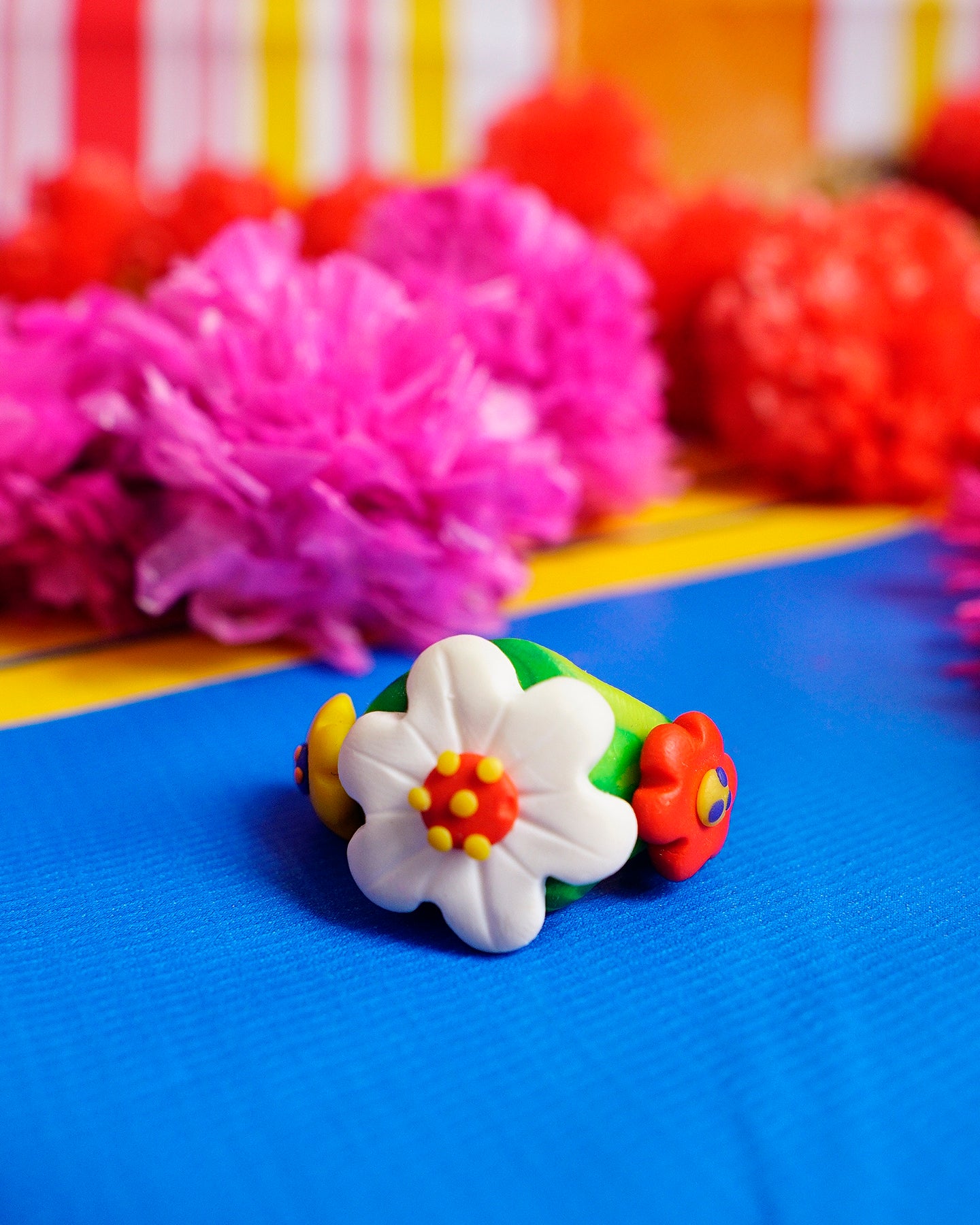 Bulaklak Ring in Bahaghari