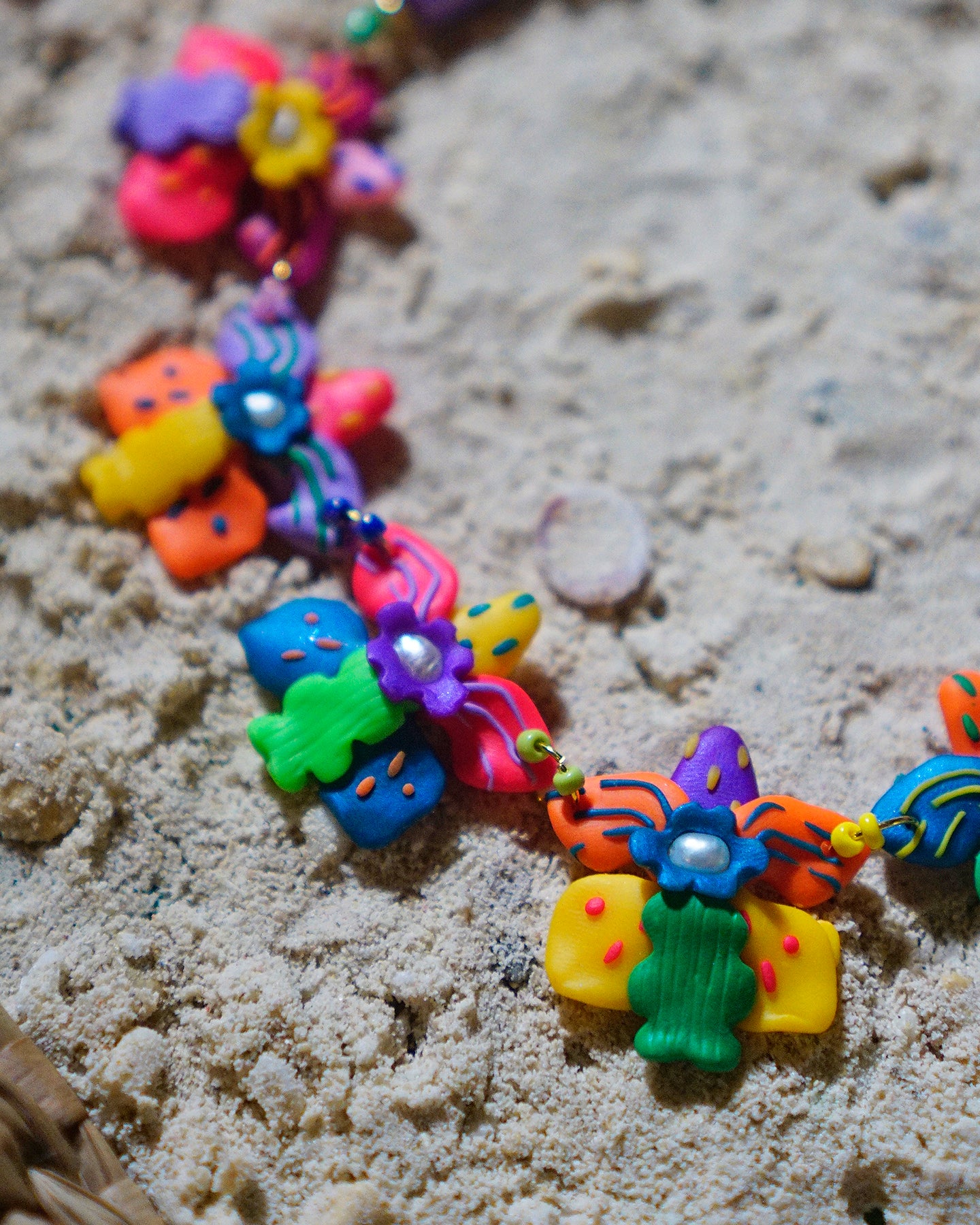 Waling-Waling Necklace in Neon Isla