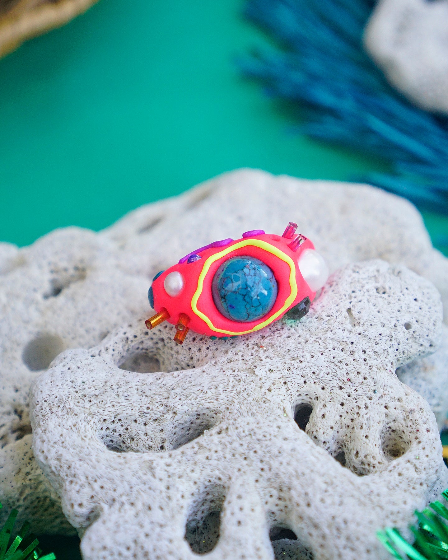 Coral Ring in Neon Rosas