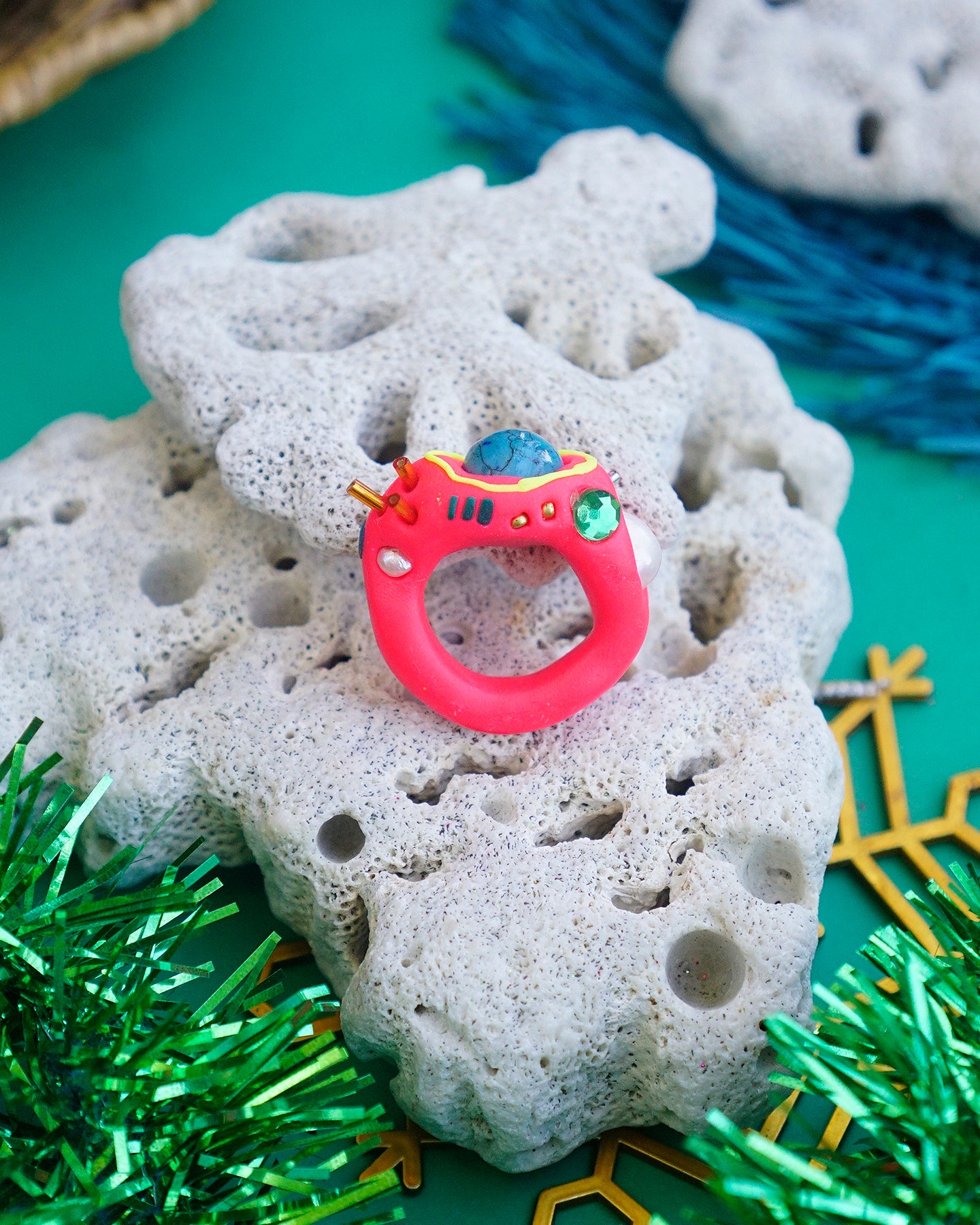 Coral Ring in Neon Rosas