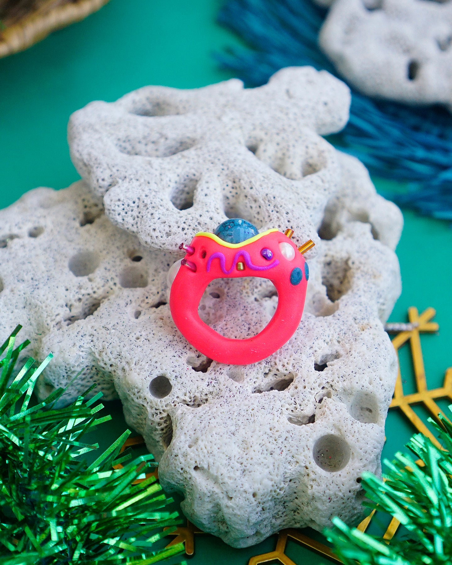 Coral Ring in Neon Rosas