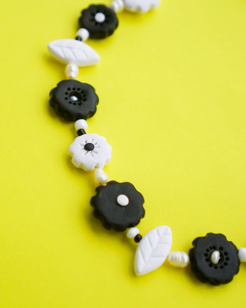 Bulaklak Garland Necklace in Ebony and White
