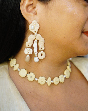 Bulaklak Garland Necklace in Crema