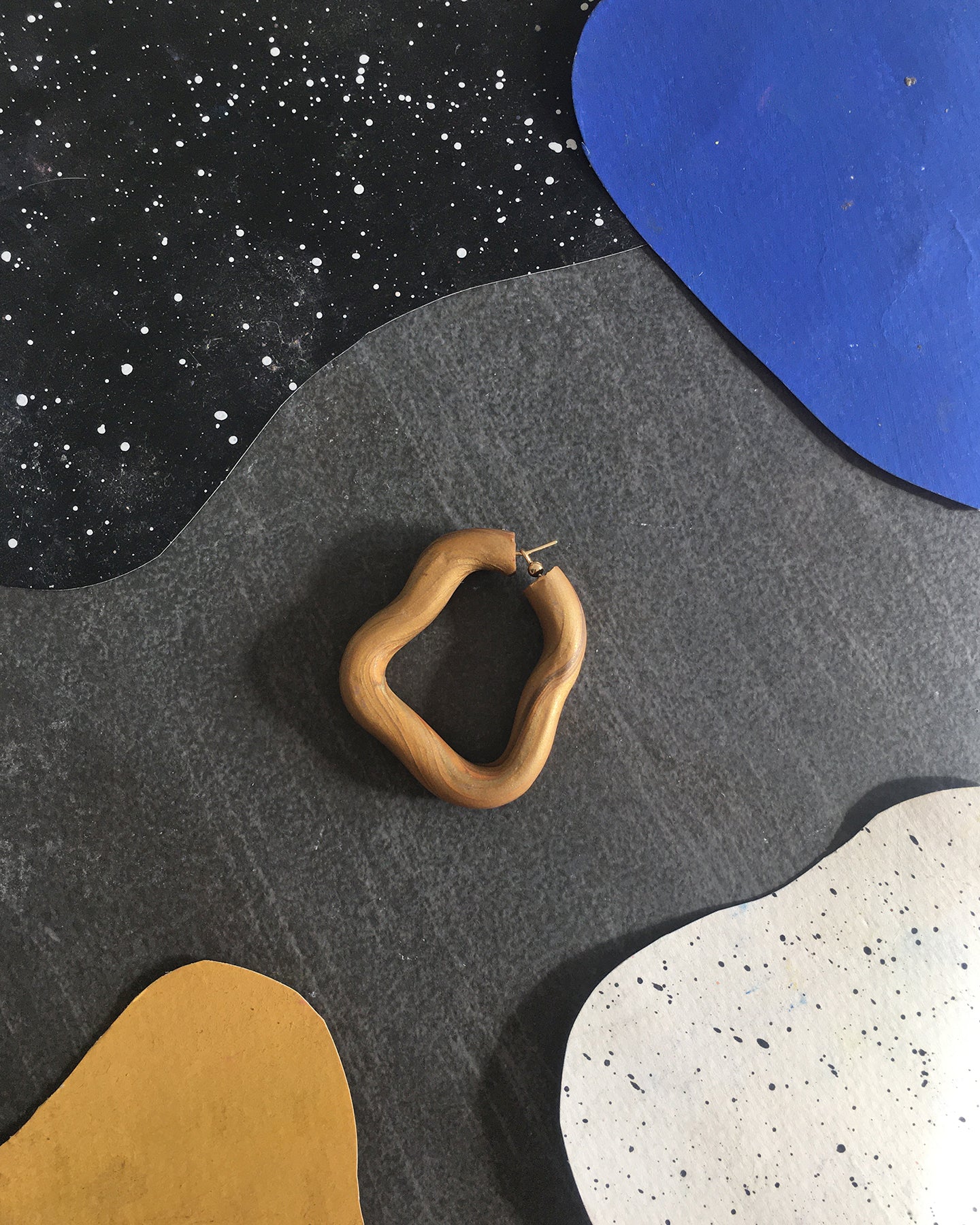 Isla Hoop in Gold