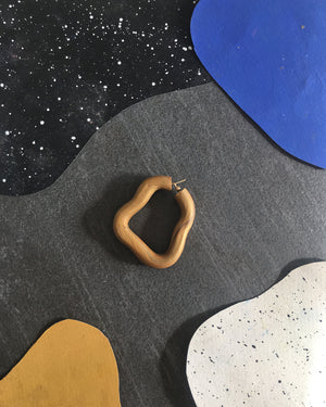Isla Hoop in Gold