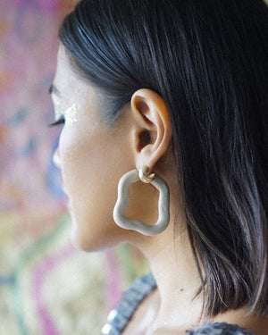 Isla Hoop in Cream