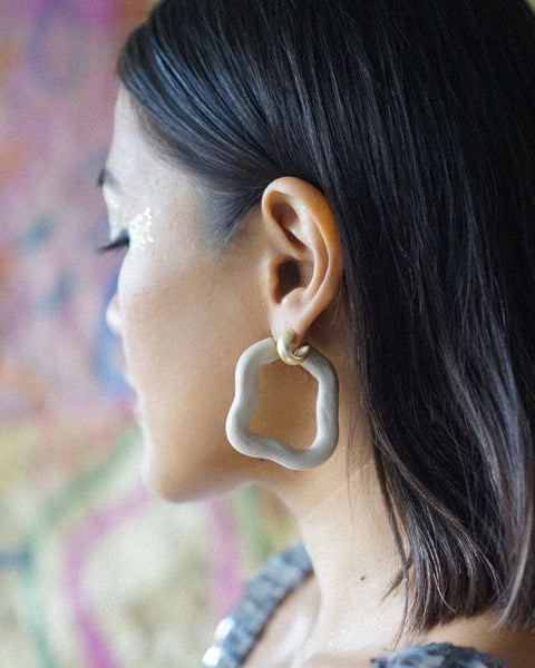 Isla Hoop in Cream