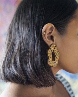 Isla in Speckled Gold