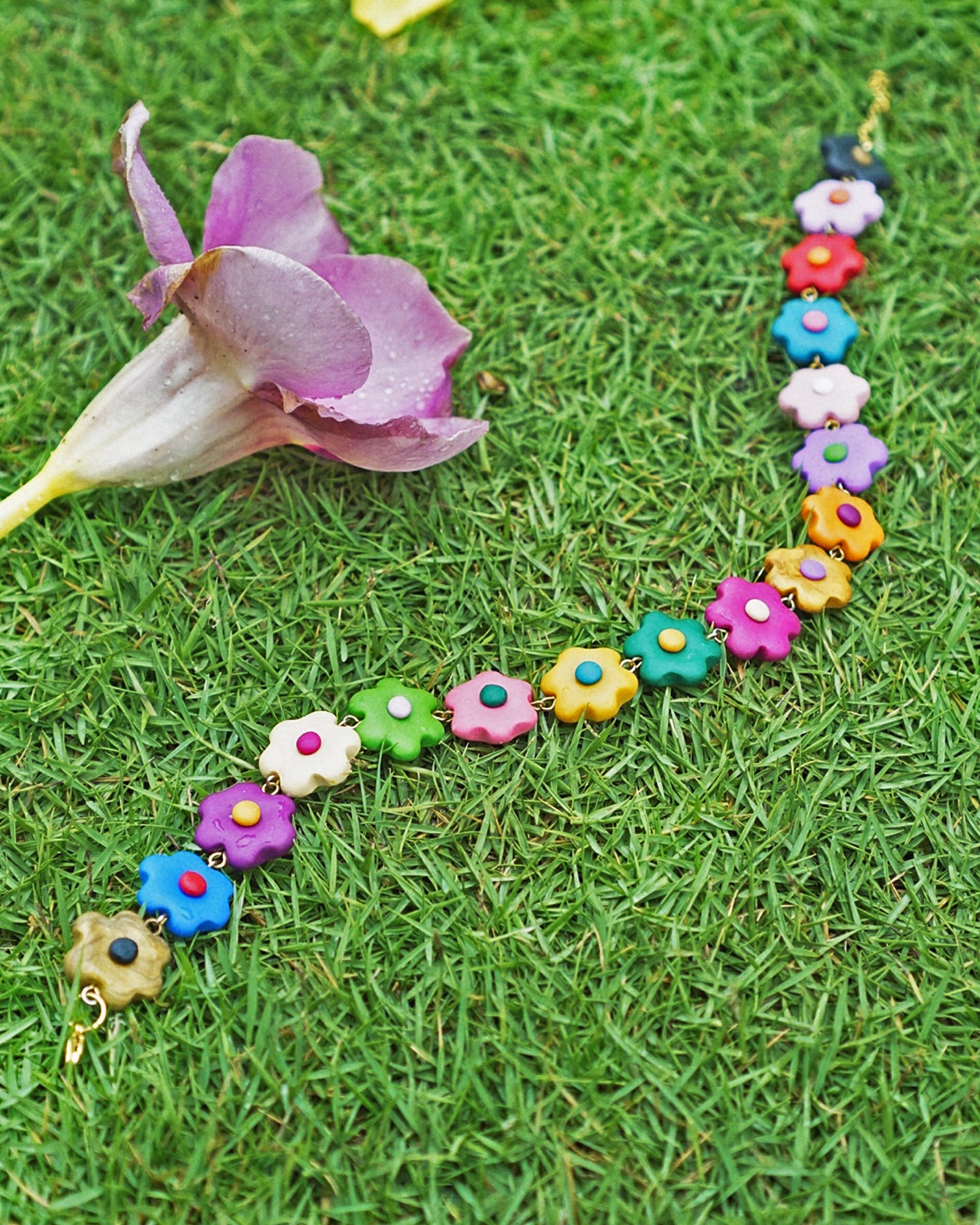 Bulaklak Choker in Hardin