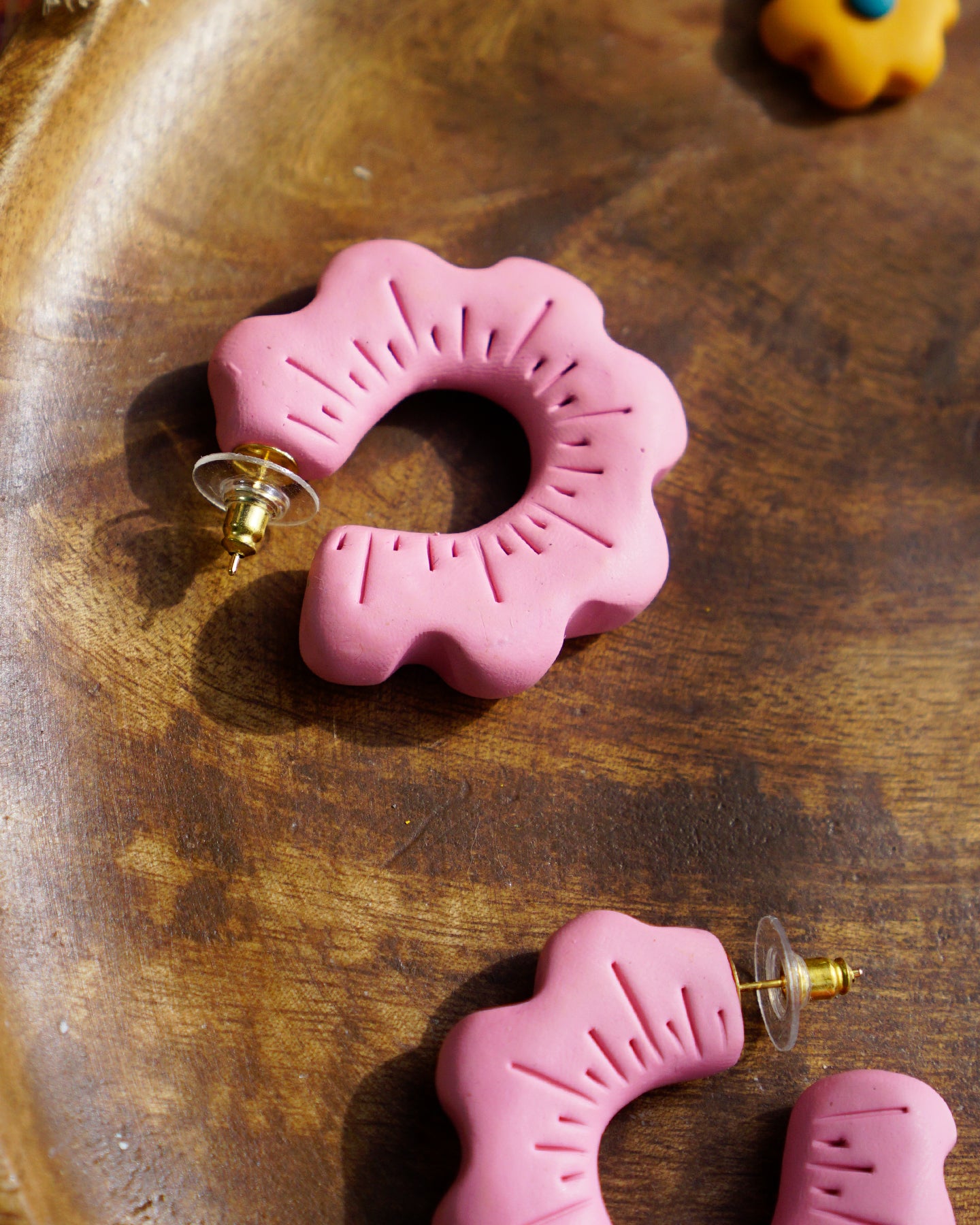 Bulaklak Hoops in Rosas
