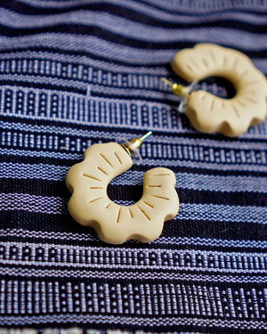 Bulaklak Mini Hoops in Dark Crema