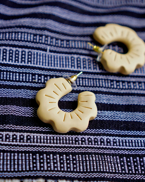 Bulaklak Mini Hoops in Dark Crema