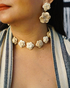 Chunky Bulaklak Choker in Crema