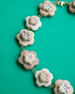 Chunky Bulaklak Choker in Crema