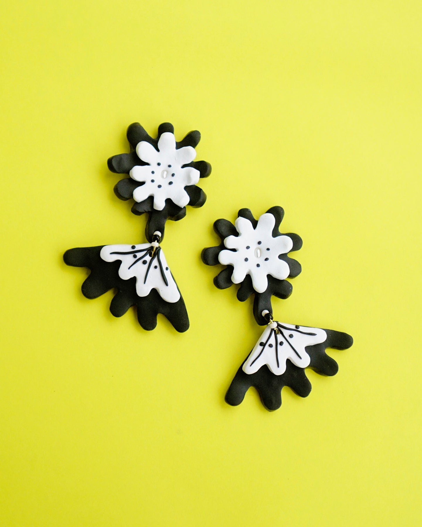 Flora Mystika in Ebony and White