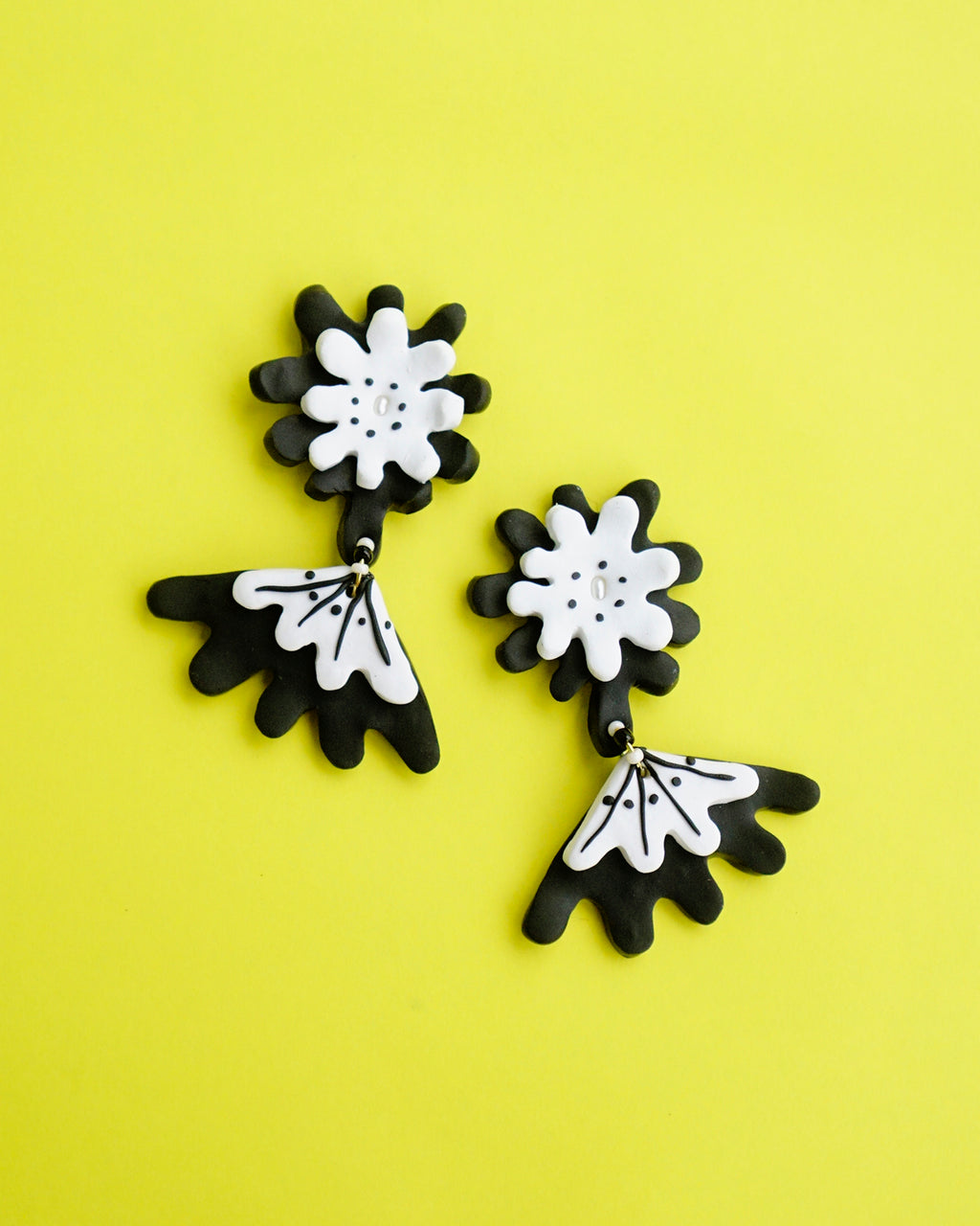 Flora Mystika in Ebony and White