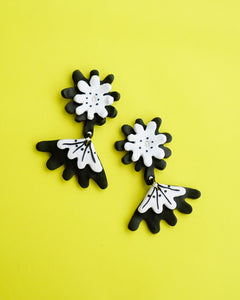 Flora Mystika in Ebony and White