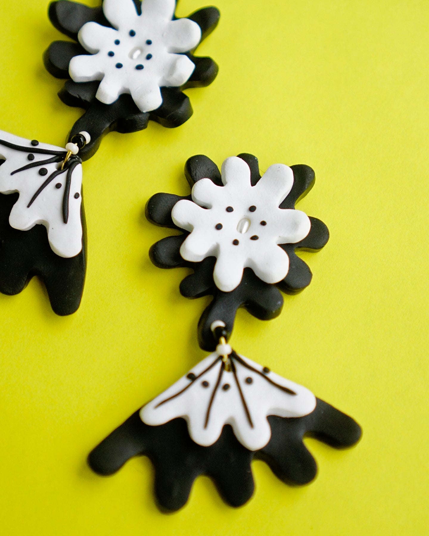 Flora Mystika in Ebony and White