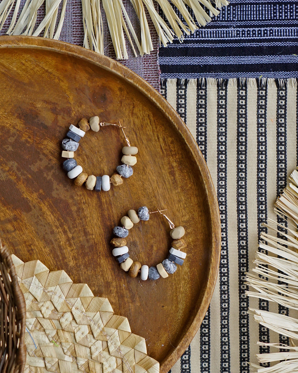 Kislap Hoops in Kape